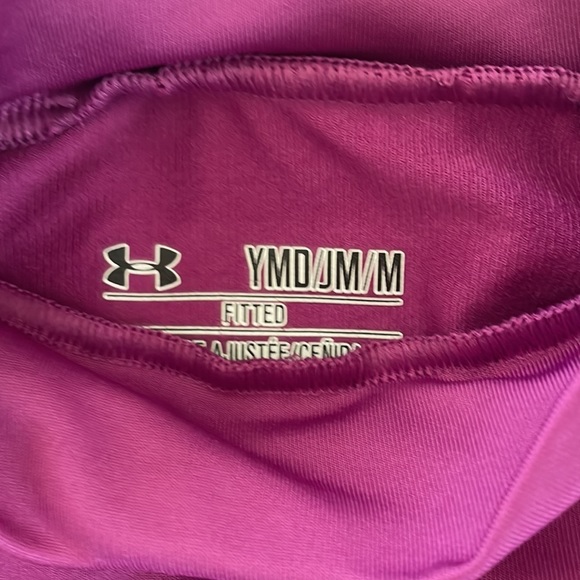 Under Armor fitted long sleeves - Picture 2 of 3